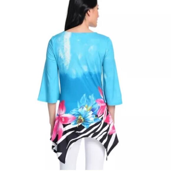 Allure classic top with handkerchief him. Size 1X. - Picture 2 of 5